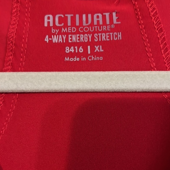 Activate by med couture women’s size XL red scrubs - Picture 4 of 7